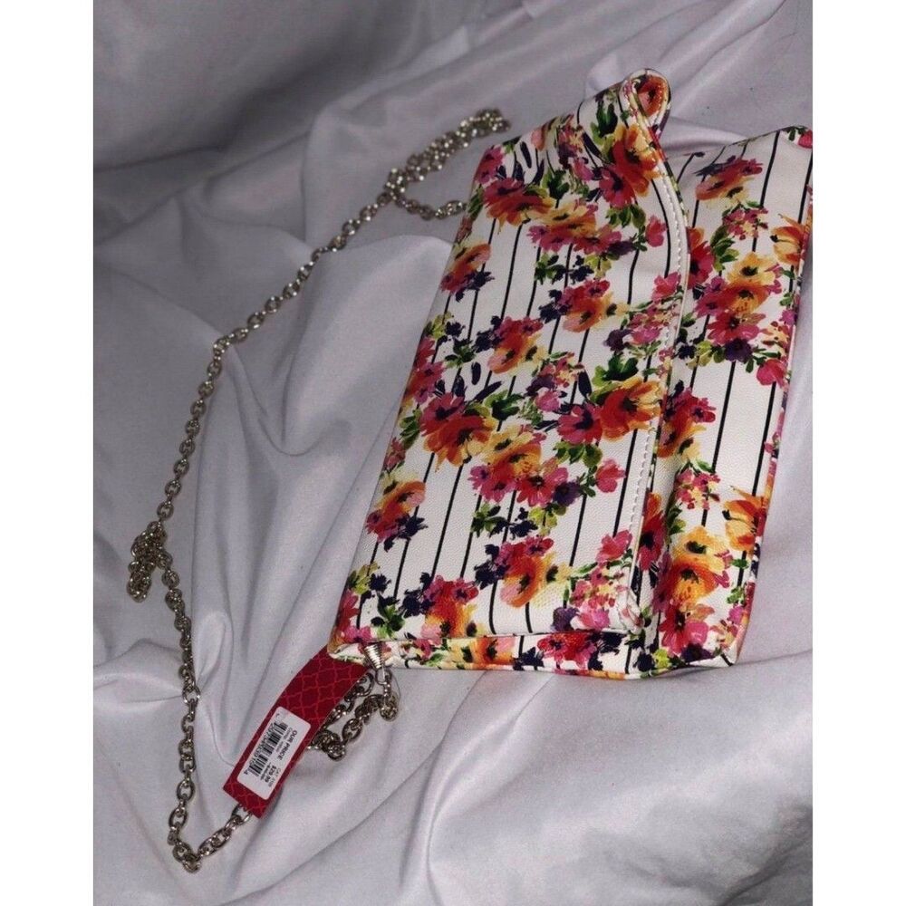 Kelly & Katie floral print cross body pocketbook purse B15